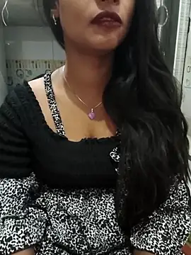 Itz Mayra  online show from 11-20-25, 05:46