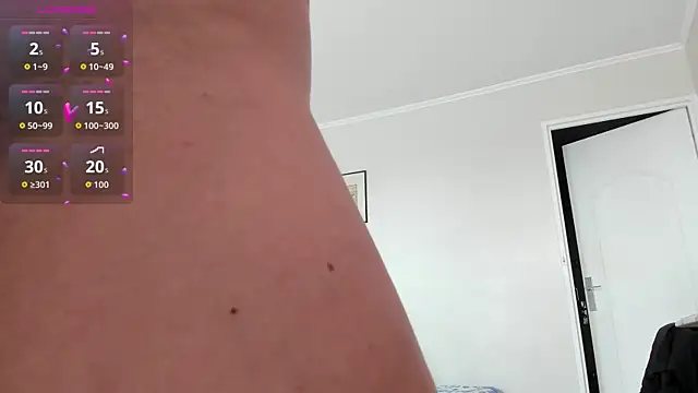 lannaah  online show from 09-22-25, 03:29
