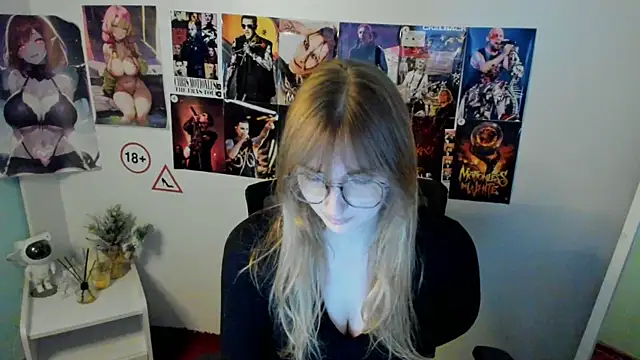 Snapshot of NeyliDream chatting on 10-09-25, 12:49 NeyliDream online show from 10-09-25, 12:49