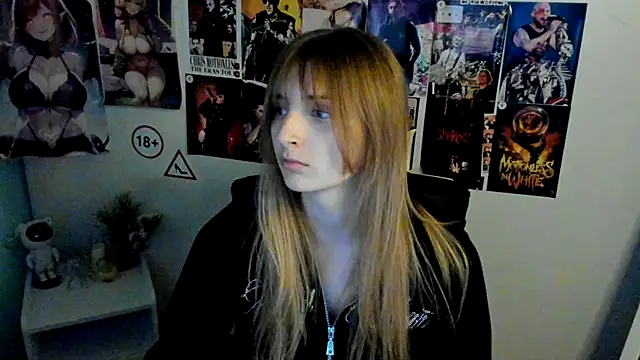 Snapshot of NeyliDream chatting on 10-13-25, 12:18 NeyliDream online show from 10-13-25, 12:18
