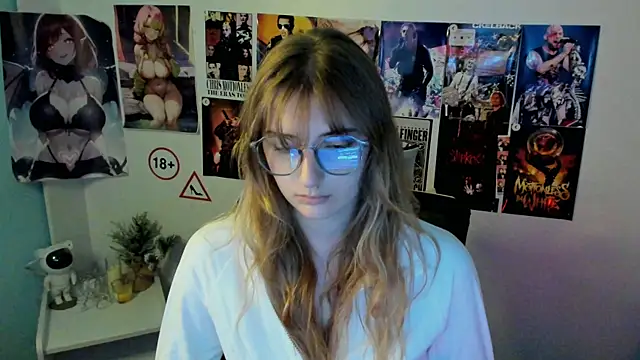 Snapshot of NeyliDream chatting on 10-11-25, 06:36 NeyliDream online show from 10-11-25, 06:36