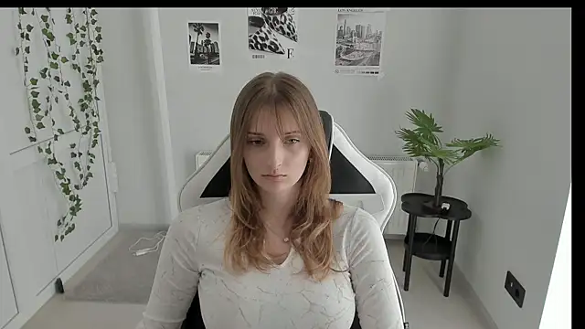 Snapshot of NeyliDream chatting on 05-29-26, 12:44 NeyliDream online show from 05-29-26, 12:44
