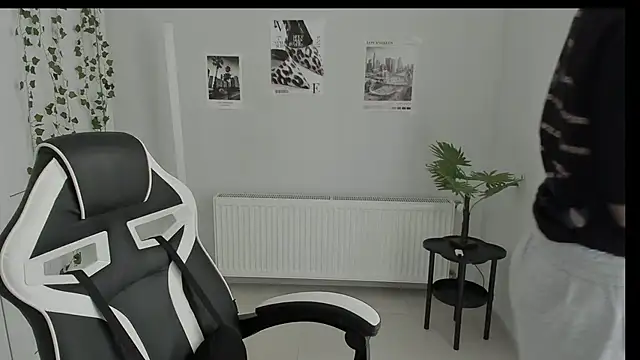 Snapshot of NeyliDream chatting on 05-27-26, 12:23 NeyliDream online show from 05-27-26, 12:23