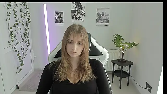Snapshot of NeyliDream chatting on 05-26-26, 12:58 NeyliDream online show from 05-26-26, 12:58