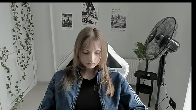 Snapshot of NeyliDream chatting on 06-09-26, 12:28 NeyliDream online show from 06-09-26, 12:28