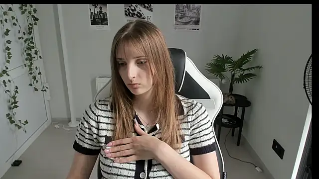 Snapshot of NeyliDream chatting on 07-09-26, 12:37 NeyliDream online show from 07-09-26, 12:37