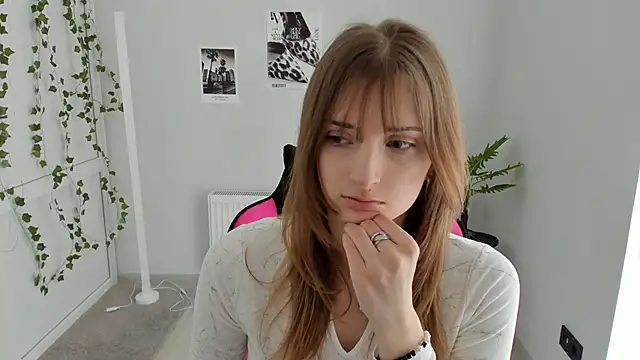Snapshot of NeyliDream chatting on 04-22-26, 12:12 NeyliDream online show from 04-22-26, 12:12
