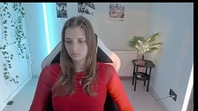 Snapshot of NeyliDream chatting on 07-12-26, 12:28 NeyliDream online show from 07-12-26, 12:28