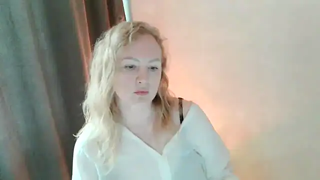 Snapshot of Zaliraa chatting on 07-07-26, 03:04 Zaliraa online show from 07-07-26, 03:04