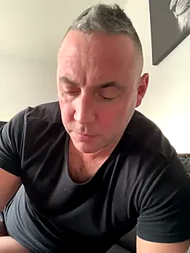 Marronglace1 online show from 12-16-25, 02:43