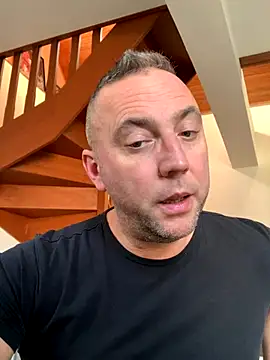 Marronglace1 online show from 12-15-25, 01:17