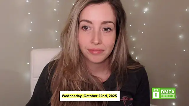 Snapshot of SuggestiveBehavior chatting on 10-23-25, 12:09 SuggestiveBehavior online show from 10-23-25, 12:09