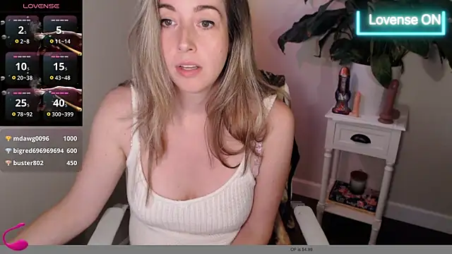 Snapshot of SuggestiveBehavior chatting on 10-08-25, 02:51 SuggestiveBehavior online show from 10-08-25, 02:51