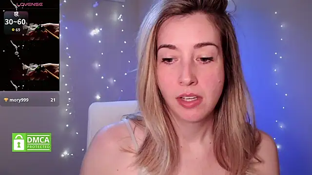 Snapshot of SuggestiveBehavior chatting on 12-04-25, 03:00 SuggestiveBehavior online show from 12-04-25, 03:00