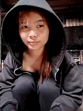 Huyen x online show from 03-16-26, 01:35