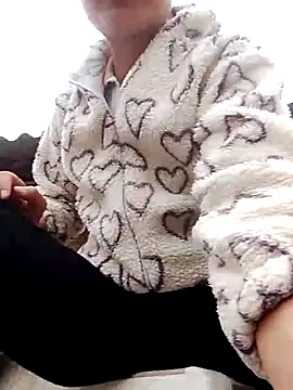 Huyen x online show from 12-04-25, 05:17