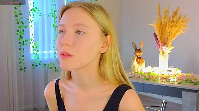 Succubelle online show from 12-14-25, 07:36