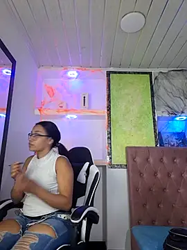 susan mooree online show from 10-26-25, 06:08