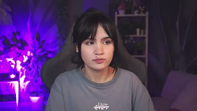 MonicaFarmer online show from 04-13-26, 08:24