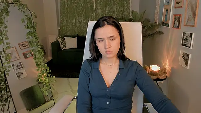 MonicaFarmer online show from 05-10-26, 02:15