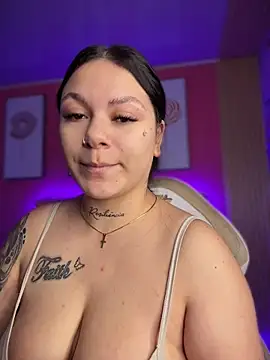 Snapshot of Megaan__More chatting on 07-05-26, 04:19 Megaan More online show from 07-05-26, 04:19