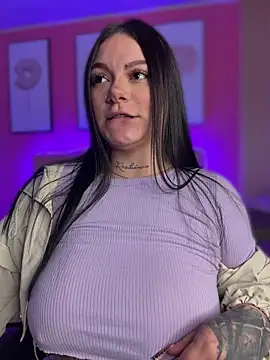Snapshot of Megaan__More chatting on 05-30-26, 02:40 Megaan More online show from 05-30-26, 02:40