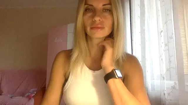 Snapshot of KarelliaStar chatting on 10-01-25, 06:18 KarelliaStar online show from 10-01-25, 06:18
