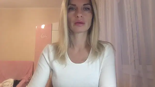 Snapshot of KarelliaStar chatting on 10-09-25, 06:25 KarelliaStar online show from 10-09-25, 06:25
