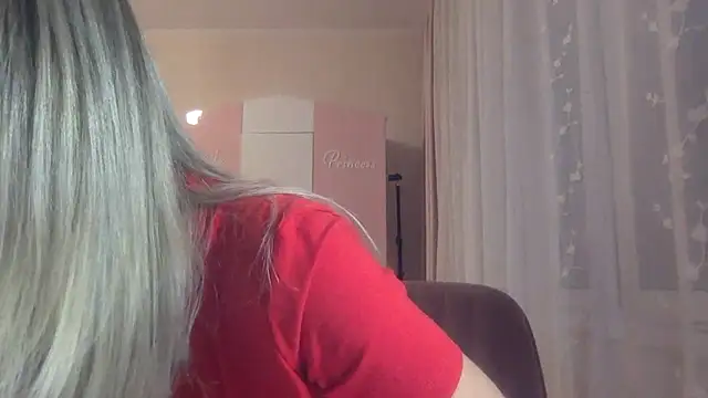 Snapshot of KarelliaStar chatting on 10-19-25, 03:04 KarelliaStar online show from 10-19-25, 03:04