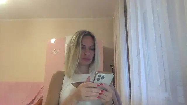 Snapshot of KarelliaStar chatting on 10-02-25, 07:34 KarelliaStar online show from 10-02-25, 07:34
