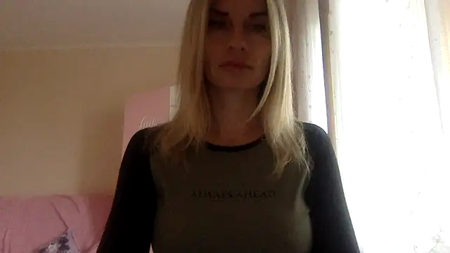 Snapshot of KarelliaStar chatting on 09-19-25, 07:45 KarelliaStar online show from 09-19-25, 07:45