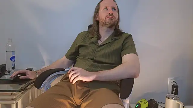 AlbinoAdonis online show from 04-28-26, 02:27