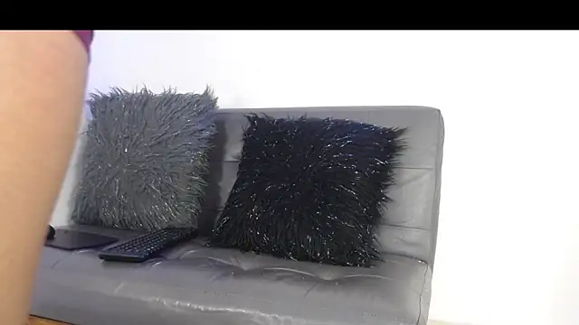 Deysha Garcias online show from 12-21-25, 06:09