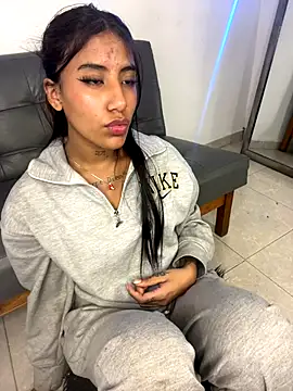 Deysha Garcias online show from 11-05-25, 03:59