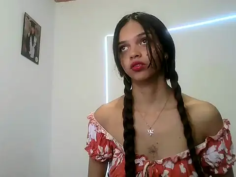 Snapshot of lucy_babyy chatting on 10-10-25, 08:31 lucy babyy online show from 10-10-25, 08:31