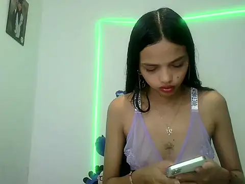 Snapshot of lucy_babyy chatting on 10-20-25, 07:47 lucy babyy online show from 10-20-25, 07:47