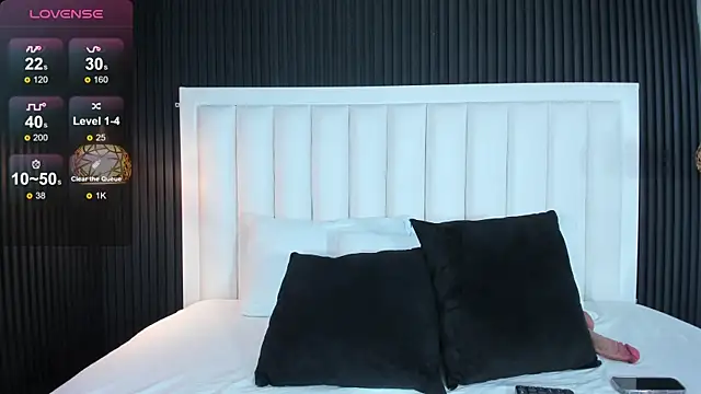 LunaBloomn online show from 11-23-25, 12:48