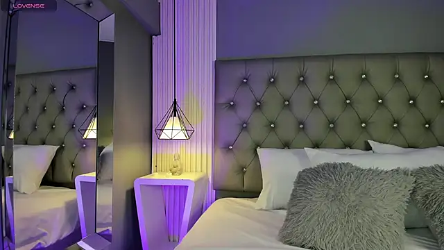 LunaBloomn online show from 01-13-26, 05:06