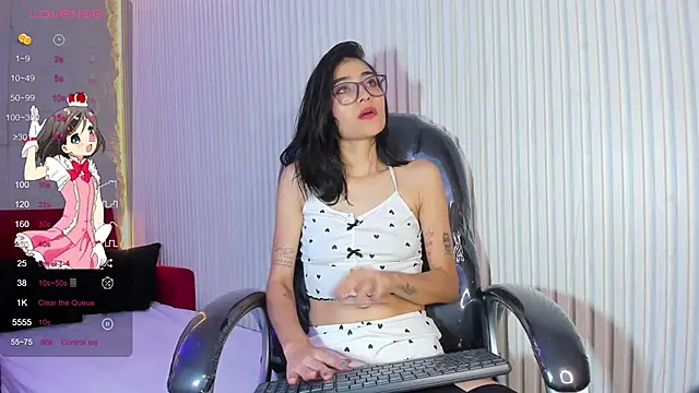 LunaBloomn online show from 10-09-25, 05:35