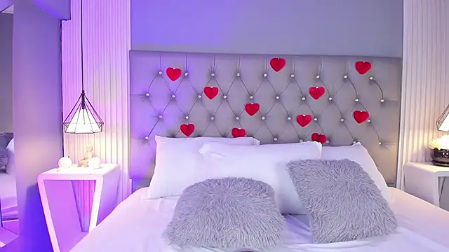 LunaBloomn online show from 02-16-26, 05:00