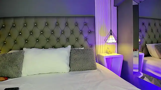 LunaBloomn online show from 12-05-25, 04:49