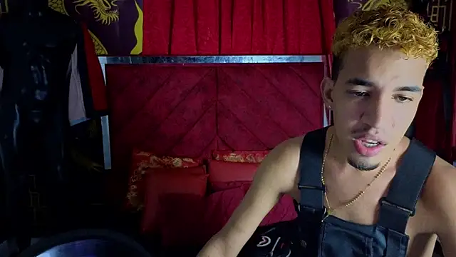Latin straight0 online show from 10-10-25, 04:35
