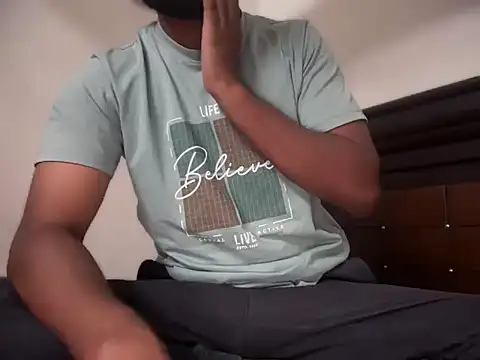 Snapshot of bossyjuicy chatting on 03-20-26, 07:48 bossyjuicy online show from 03-20-26, 07:48