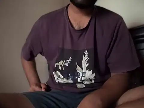 Snapshot of bossyjuicy chatting on 02-13-26, 10:04 bossyjuicy online show from 02-13-26, 10:04