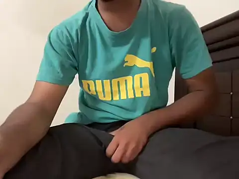 Snapshot of bossyjuicy chatting on 09-22-25, 12:33 bossyjuicy online show from 09-22-25, 12:33