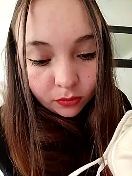 Snapshot of Lunna_azul chatting on 09-25-25, 02:12 Lunna azul online show from 09-25-25, 02:12