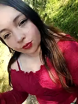 Snapshot of Lunna_azul chatting on 09-22-25, 01:17 Lunna azul online show from 09-22-25, 01:17