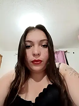 Snapshot of Lunna_azul chatting on 09-28-25, 02:02 Lunna azul online show from 09-28-25, 02:02