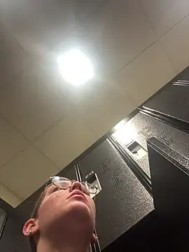 AllesandraLove online show from 11-10-25, 03:17