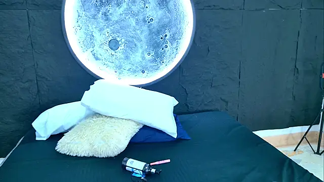 IvannaaVega online show from 03-31-26, 04:36